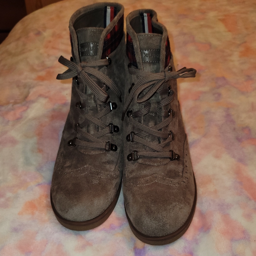 Tommy Hilfiger wingtip boots